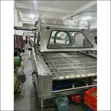 Chocolate Enrobing Machine