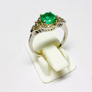 Emerald ring 